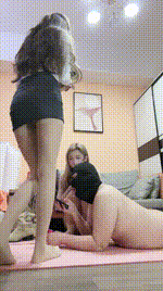 【鹿可】白领双S-白袜肉丝脚踩_坐脸窒息【双视角版】bf48856_2封面图