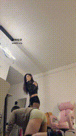 【莫吉托】短靴黑丝踩虐_重度鞭打_虐乳喂口水bf46545封面图