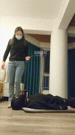 【辉夜】铆钉鞋插嘴-肉丝脚踩踏JS251123-31封面图