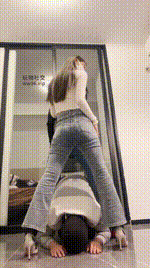 【诗诗】双S-高跟黑丝踩虐_抽耳光_转胯狗爬_赏赐圣水【双视角】bf49330_1封面图