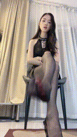 【琳达】黑丝裸足251209-15封面图